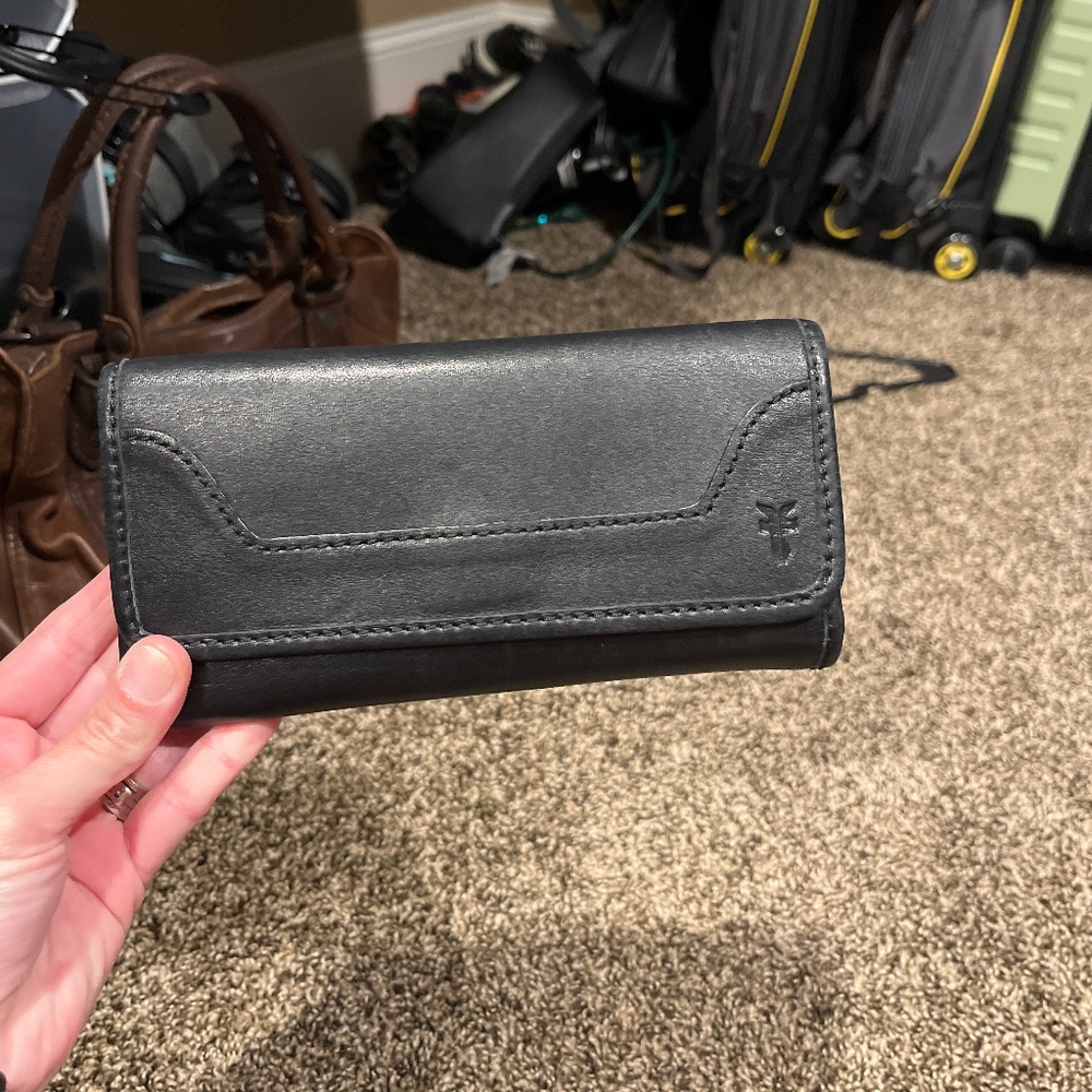 Frye wallet
